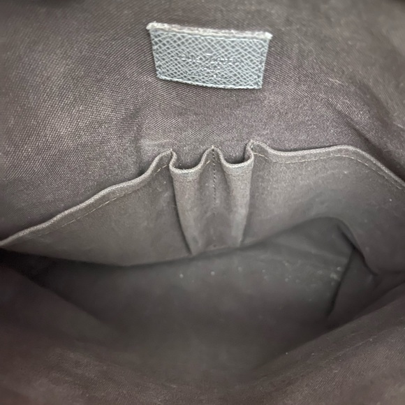 Authentic Louis Vuitton Tiaga Sasha shoulder bag grey glacier M83162 - Picture 4 of 7